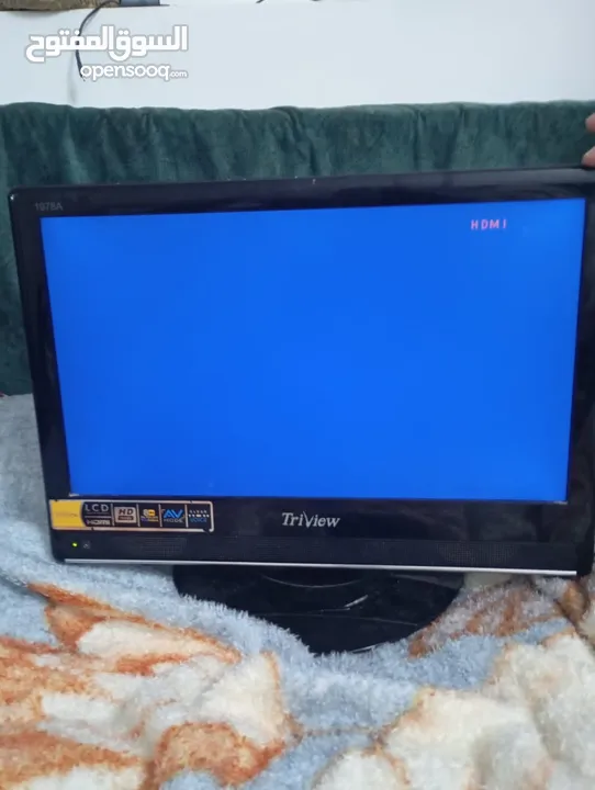 شاشه بوصهLCD22  مدخل HDMI  وقاعده طاوله