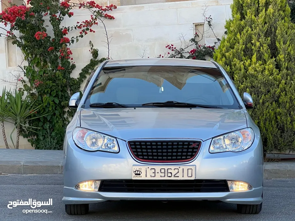 هونداي افانتي hd  2009 لون سلفر متاليك جير عادي بحال ممتازة للبيع