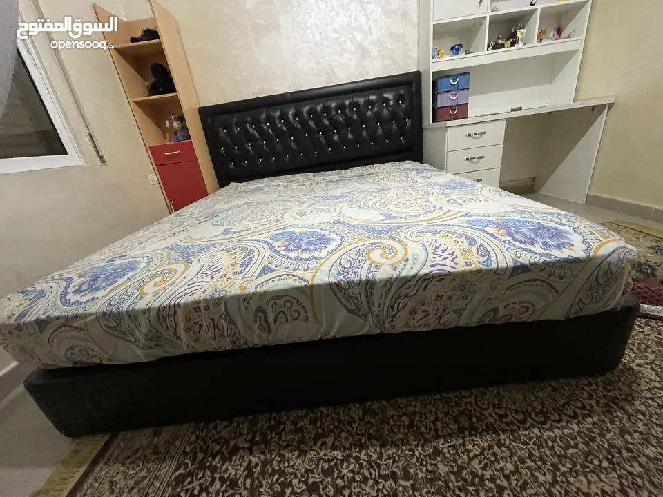 تخت بدون الخزانة