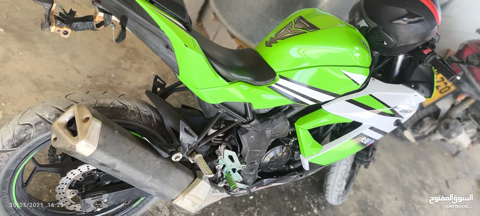 Kawasaki ninja 2017 250شطب مع وراقو  رقم