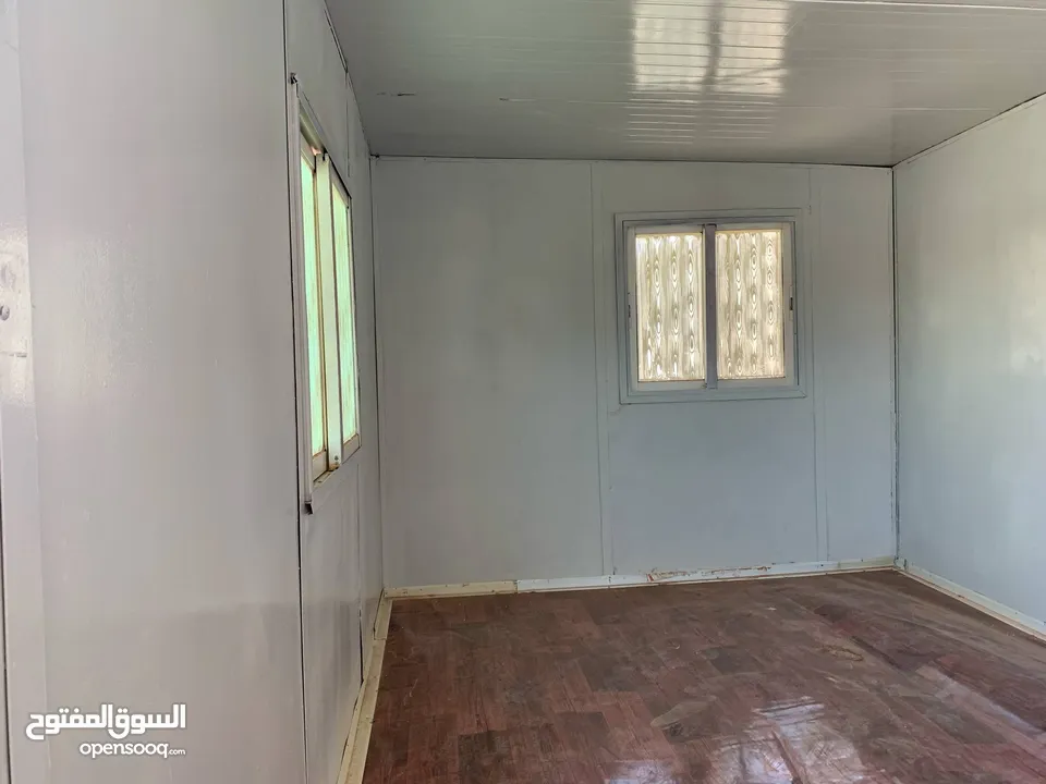 كرفان مساحه 5متر.... عرض3 شباك عدد2 السعر 550 شامل التوصيل داخل اربد