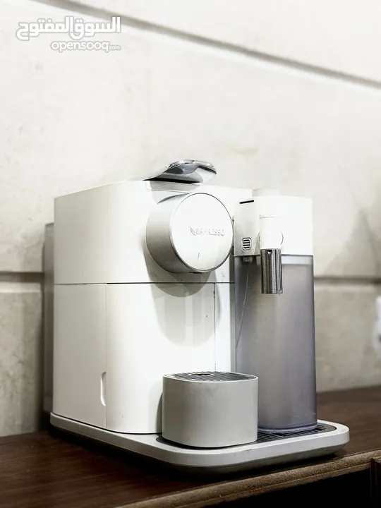 Nespresso ( Gran Lattissma ) white