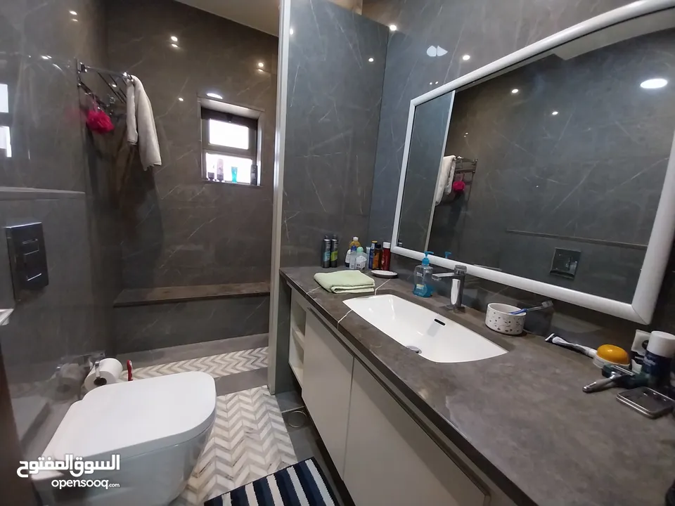 شقة للايجار في عبدون  ( Property 32100 )-175072560
