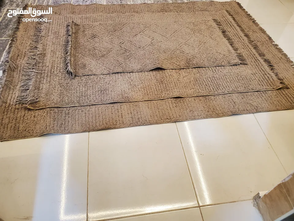 طقم سجاد تركي 3 قطع احجام مختلفة استخدام خفيف اصلي لون بيج اجمل لون  واجمل نقشة التركي سعر حررق