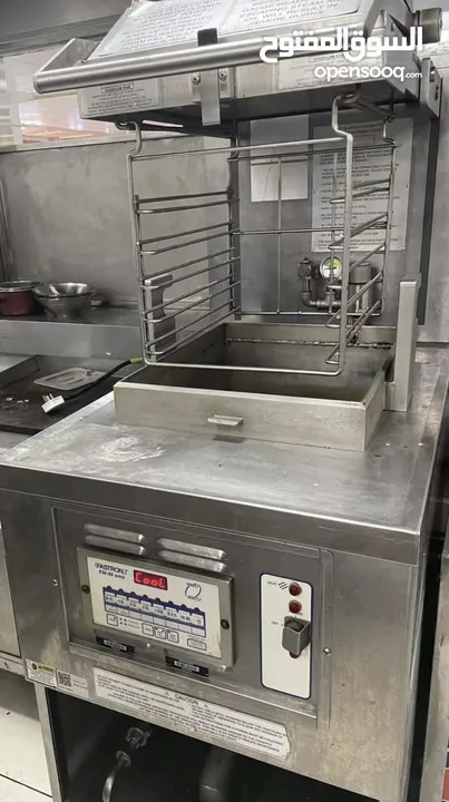 HENNY PENNY 8HEAD ELECTRIC PRESSURE FRYER