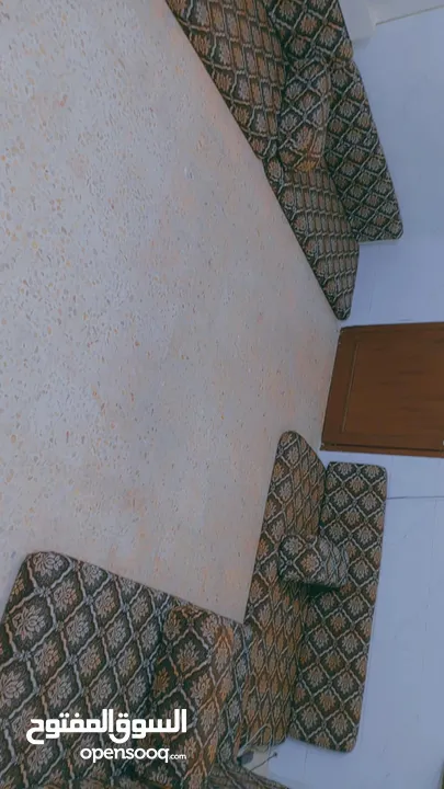 طقم فراش بحال جيده ونظيف بسعر مغري
