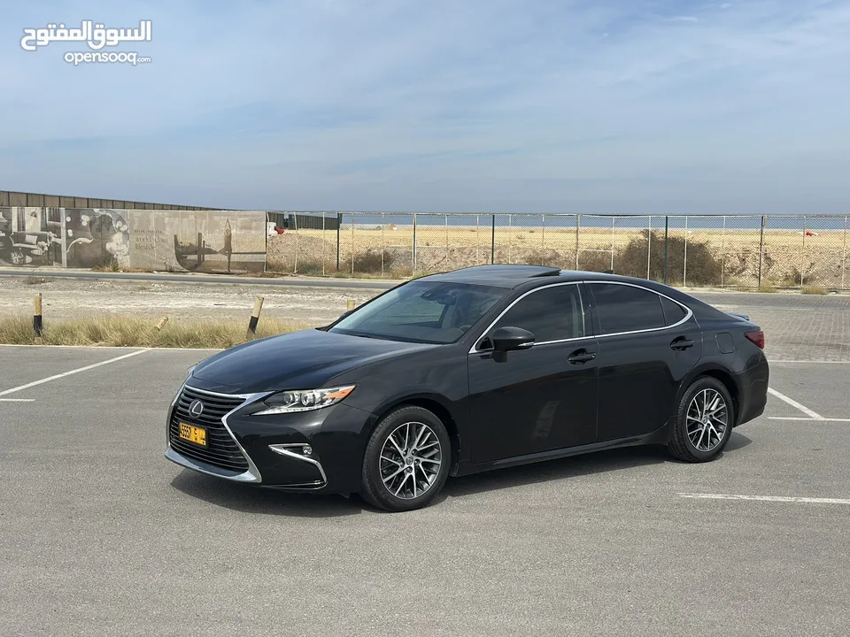 لكسزز Es350 نظيفه جدا بدون عيوب 2018