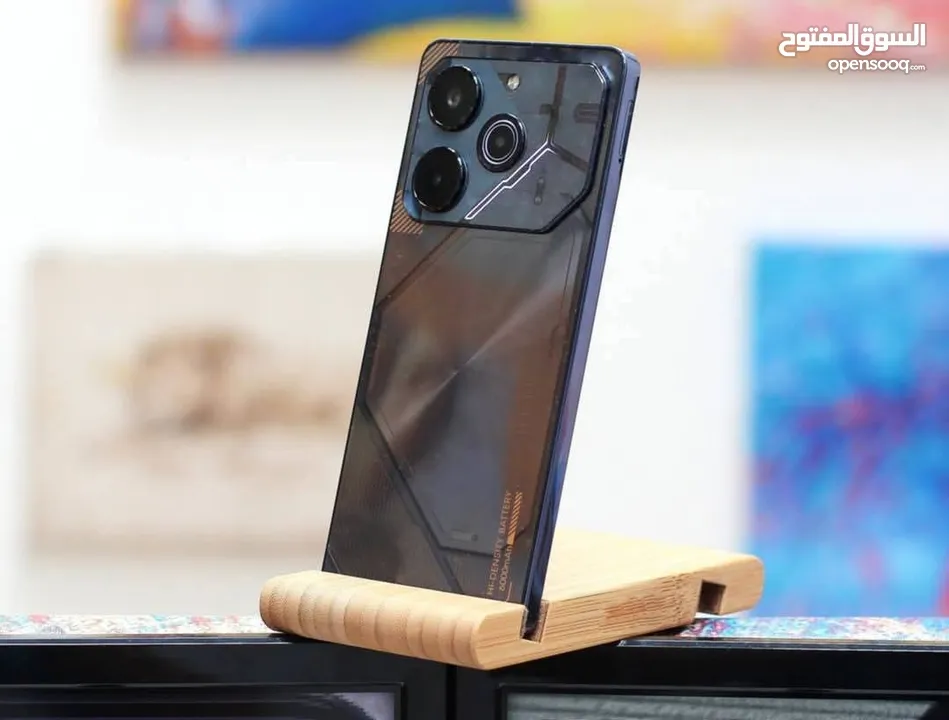 TECNO POVA 6 للبيع استعمال 1 شهر مع كامل اغراضو جديد يدعم ببجي 60فريم 256جيجا 24 رام