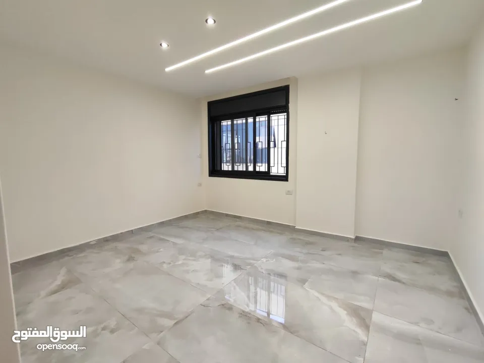 شقة جديدة غير مفروشة للإيجار – الماصيون قرب مطعم بحري