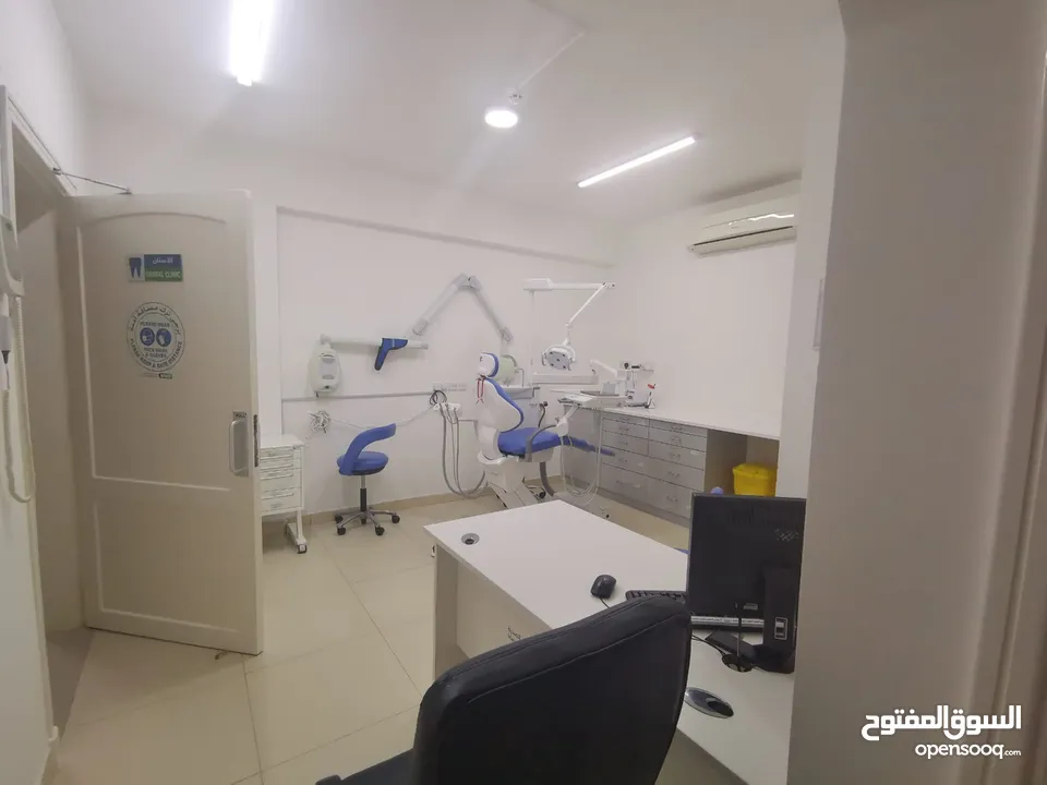 عيادة  لها تراخيص وكل شي جاهز مع الموظفين Clinic for sale