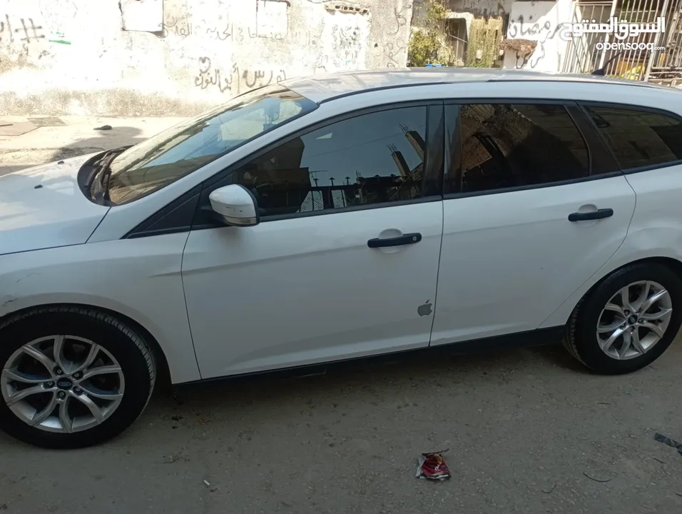 فورد فوكس 2012  قوة المحرك 1600 عداد السياره 170 الف يد ثانيه   سعر على كاش 35