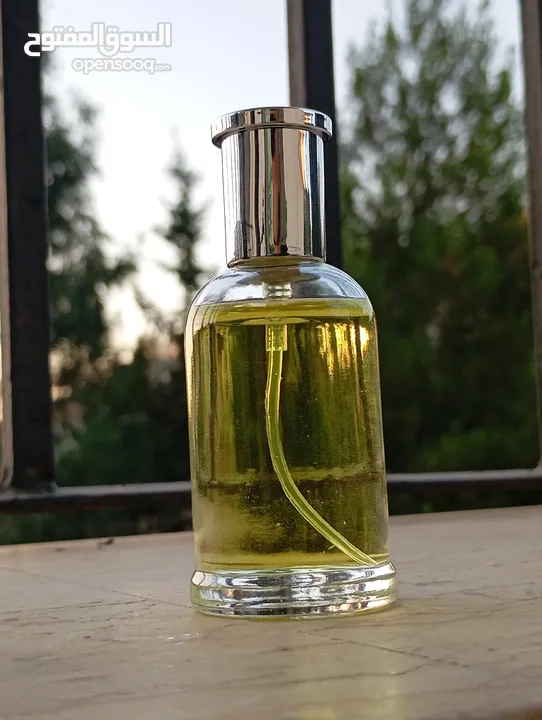مجموعة عطور من شركة VEYES بروائح مميزه و متنوعه للبيع