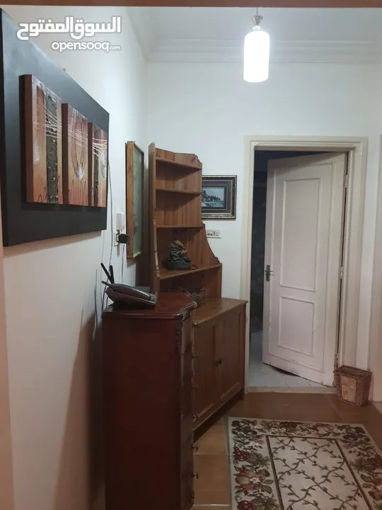شقة مميزة للايجار خلف شركة امنية.