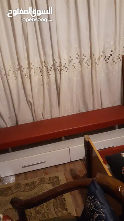 تيبل لامب حجم كبير خشب منقوش اوربي بحالة الجديد فقط