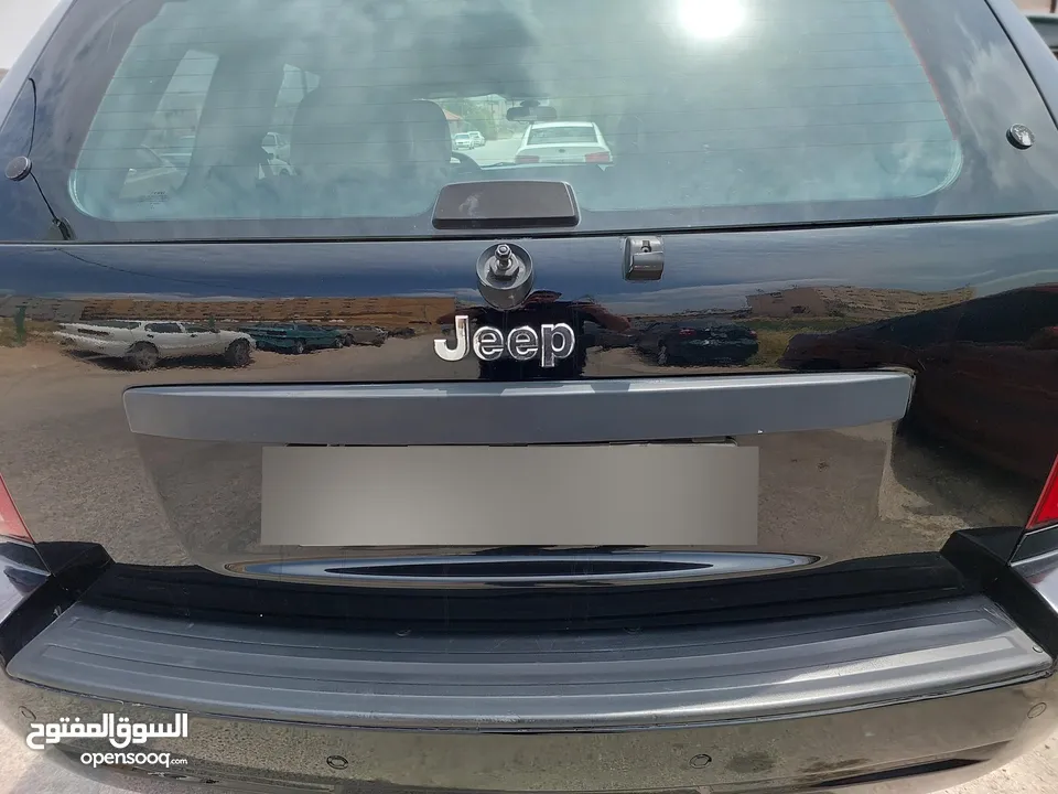 جيب شيروكي موديل 2005 للبيع