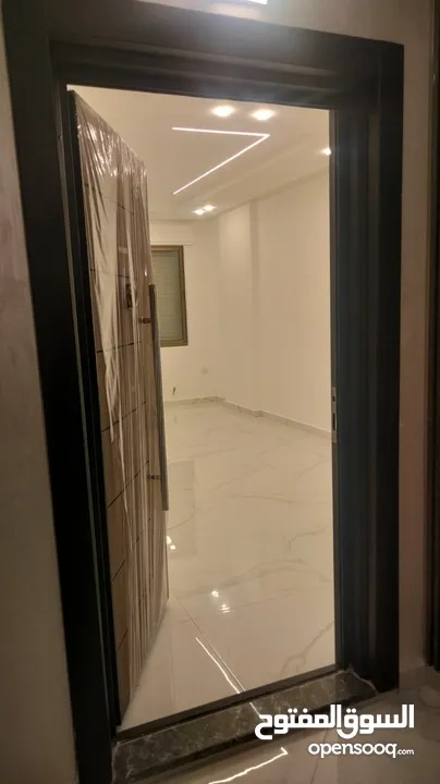 شقق مميزة جداً للبيع / الجبيهة تشطيبات سوبر ديلوكس