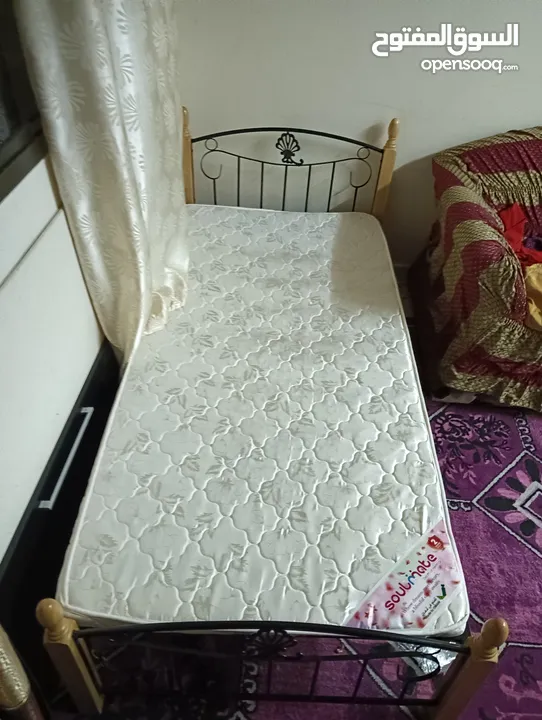 bed with mattress very good condition