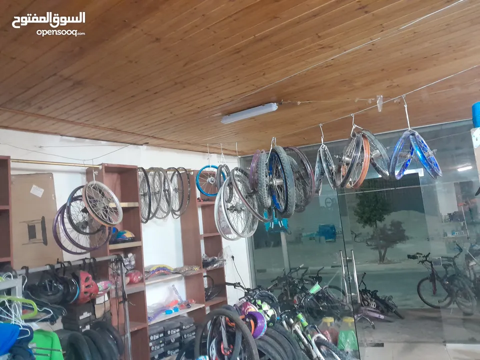 بيع وتصليح وقطع غيار دراجات هوائية ودرجات كهربائية وسكوترات كهربائية