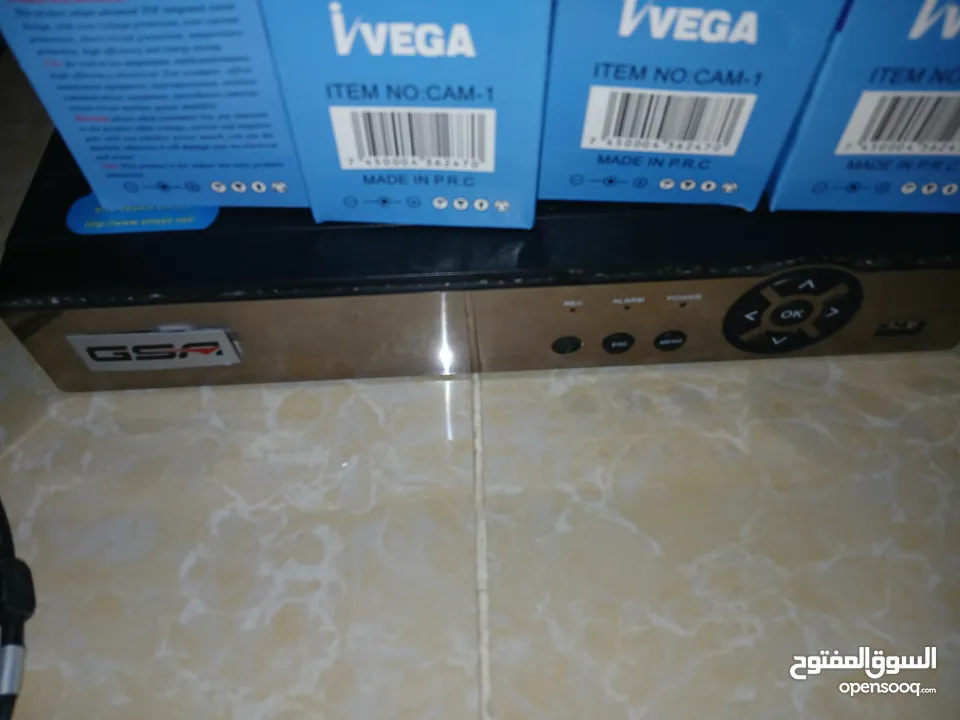 كاميرات مراقبة 2 ميجا مستعمل وحالة ممتازه ويوجد كاميرا بالكرتونه ومحولات بالكرتونه شغالات عالفحص
