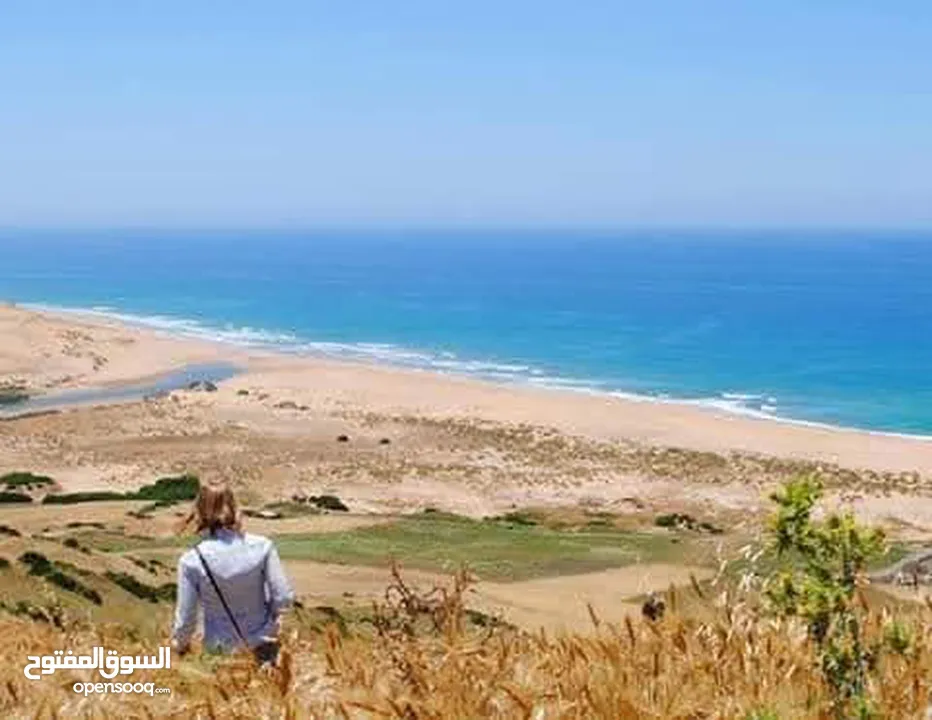 أرض سياحية صالحة للاستثمار السياحي والعقاري والفلاحي