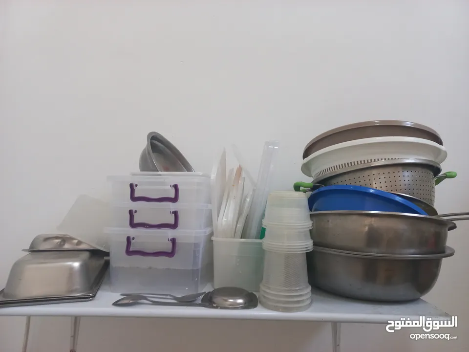 اغراض مطعم توست للبيع كامله