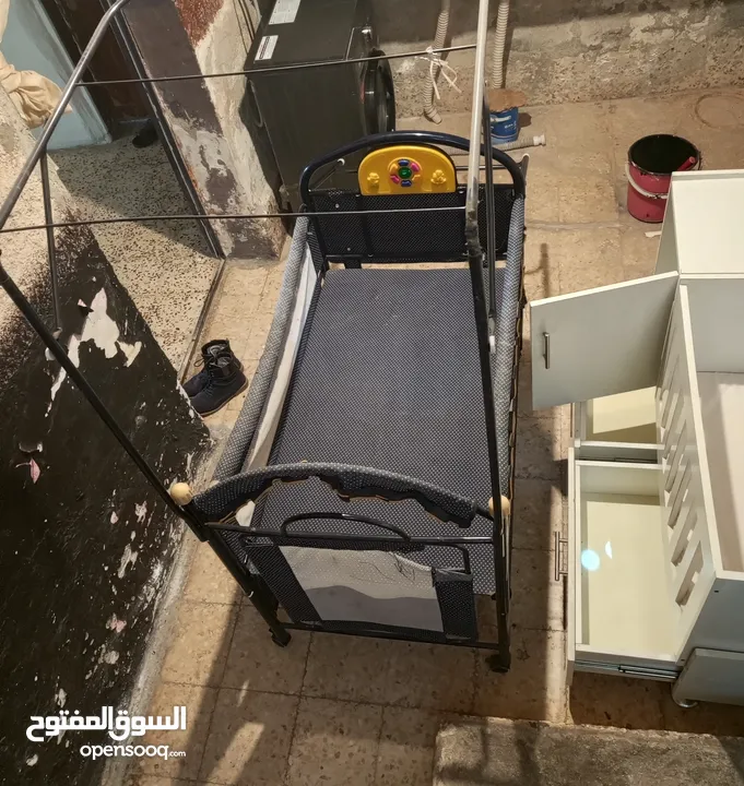 سرير بيبي عدد 2 الواحد ب20 والاثنين مع بعض 35 فرن عربي طابقين عيون غاز عدد ثنين ب15 موجودات بالمفرق