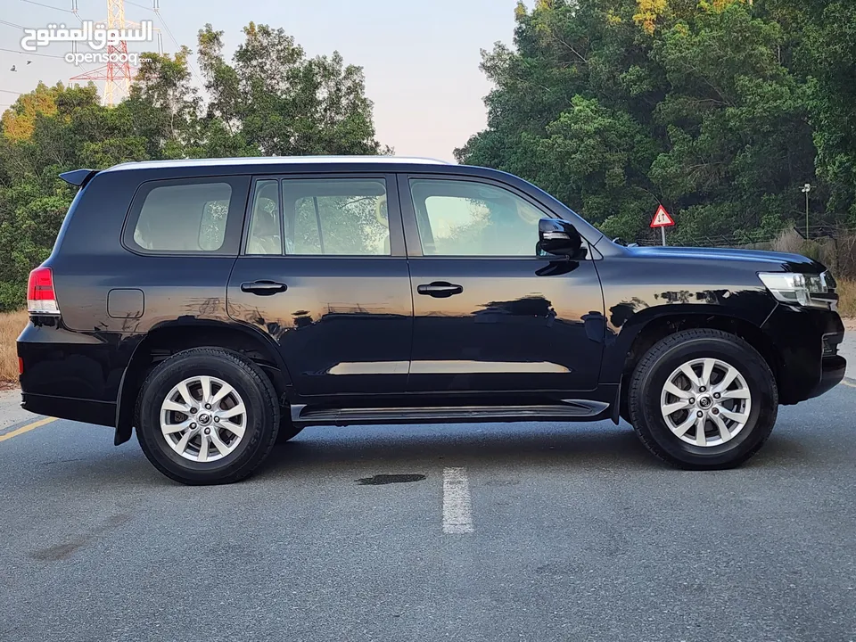 Toyota land cruiser v6 gcc 2017