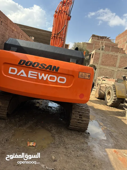 Excavator d300lcv