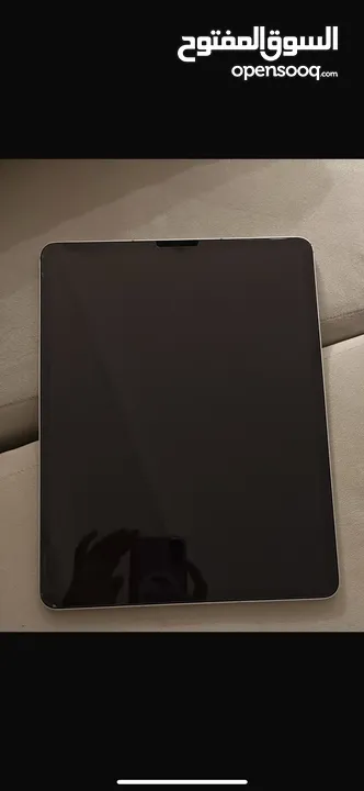 ipad Pro 12.9-inch (6th Generation) Wifi+Cellularللبيع ايباد ب احسن جودة واستعمال ممتاز اقل من سنة