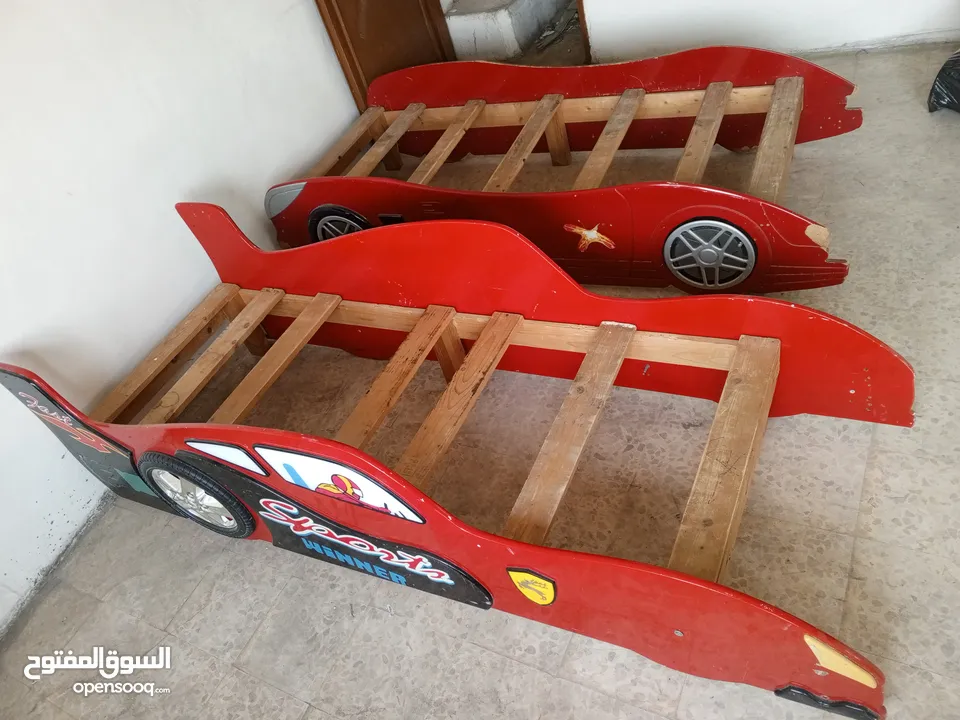 تختين على شكل هيكل سيارة مستعملة للبيع