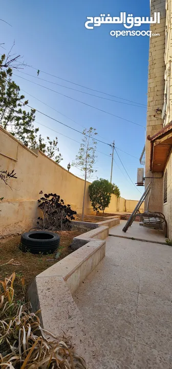 شقة بناء عظم مميزة للبيع طابق ثاني و ثالث وسطح بمساحات 240م مع ترسات....البيع منفصل أو كلي من المالك