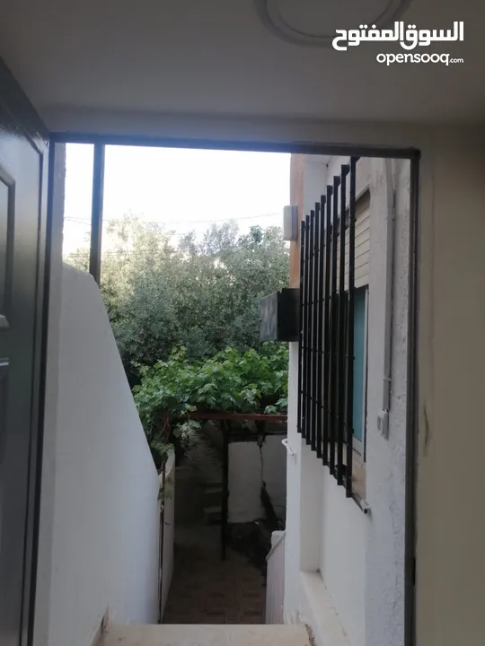 بيت معلق منفوض في اسكان ابو نصير حارة 4