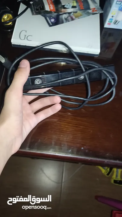بلايستيشن 4 مستعمل لاكن صفر خدوش و بيجي معاه جمييع ملحقاته