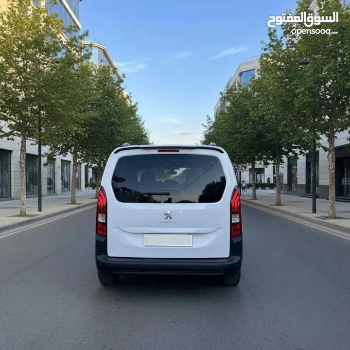 بيجو ريفتر 2023