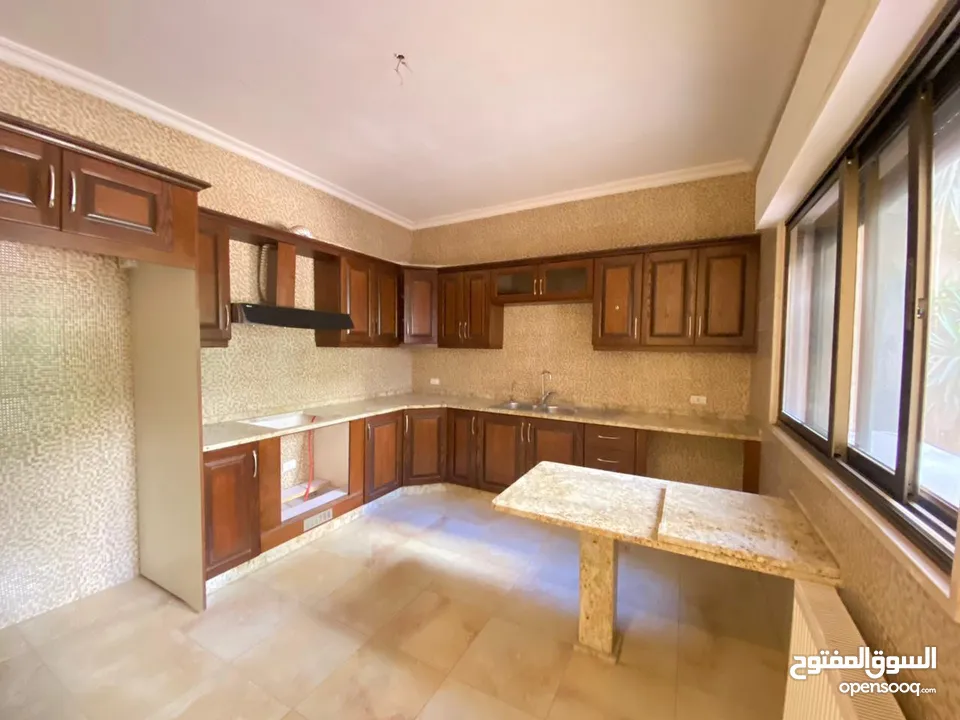 شقة واسعه في دير غبار للايجار شبه ارضي apartment for rent deir gbar