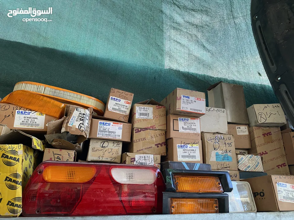 اضوية سيارات جديدة بالكرتونة