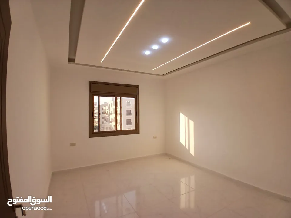 شقق سكنية للبيع لم تسكن اربد جنوب قصر العوادين بمساحة 125 متر  و100 متر وبأسعار مناسبة