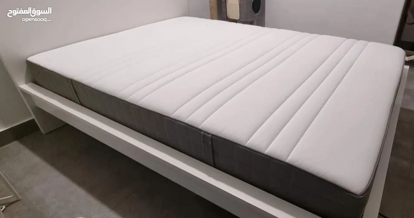 IKEA MALM BED FRAME/ HOVAG MATTRESS BARELY USED. 140×200