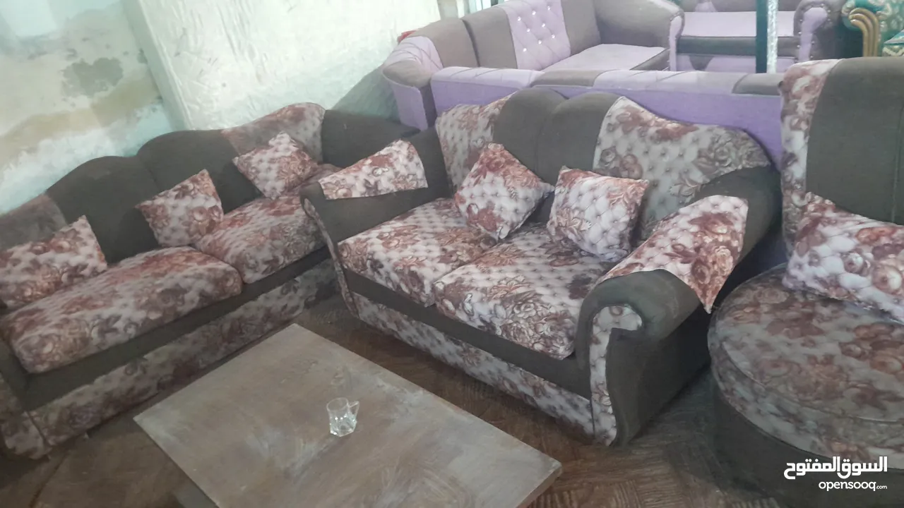 اثاث مستعمل مشكل وغرف نوم وكنب وخزائن وثلاجات ونثريات.وتخوت.وثريات