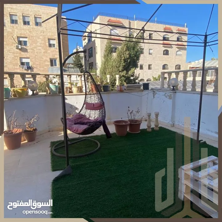 فيلا متلاصقة مفروشة للبيع في الجبيهة بجانب مسجد حرز الله مساحة الارض 340م و مساحة البناء 560م