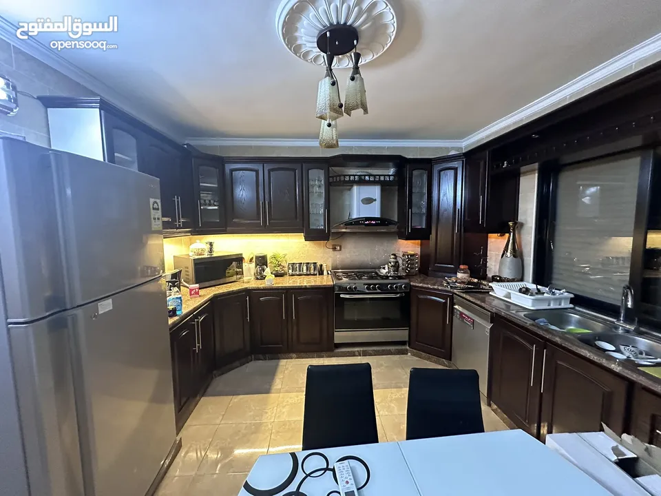 شقة فخمة ومميزة للايجار الحي الشرقي حديقة الزهراء