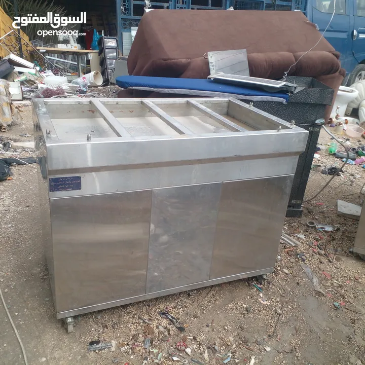 ستاند سلطات بدون جاطات وكالة  بسعر مغري