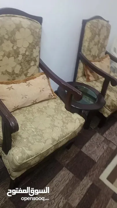 طقم كنب للبيع خشب زان ثقيل مع طقم طاولات زان ثقيل