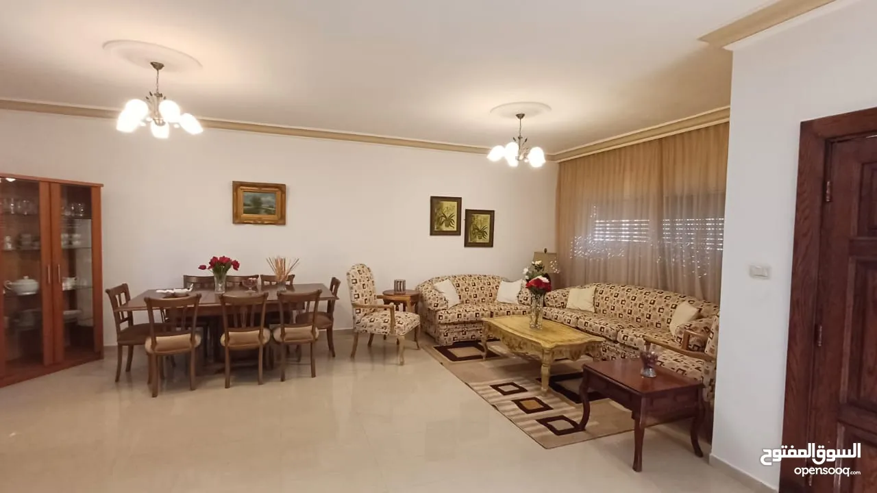 شقة ارضية مفروشة في - دير غبار - مساحة 200 متر ثلاث غرف نوم بترس حديقة كراج (6677)