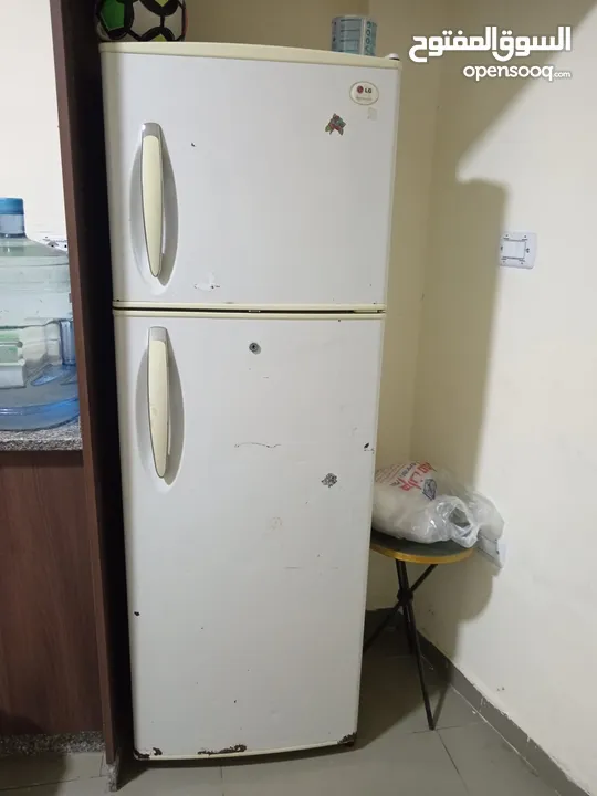 اثاث مستعمل بحالة جيدة جدا للبيع