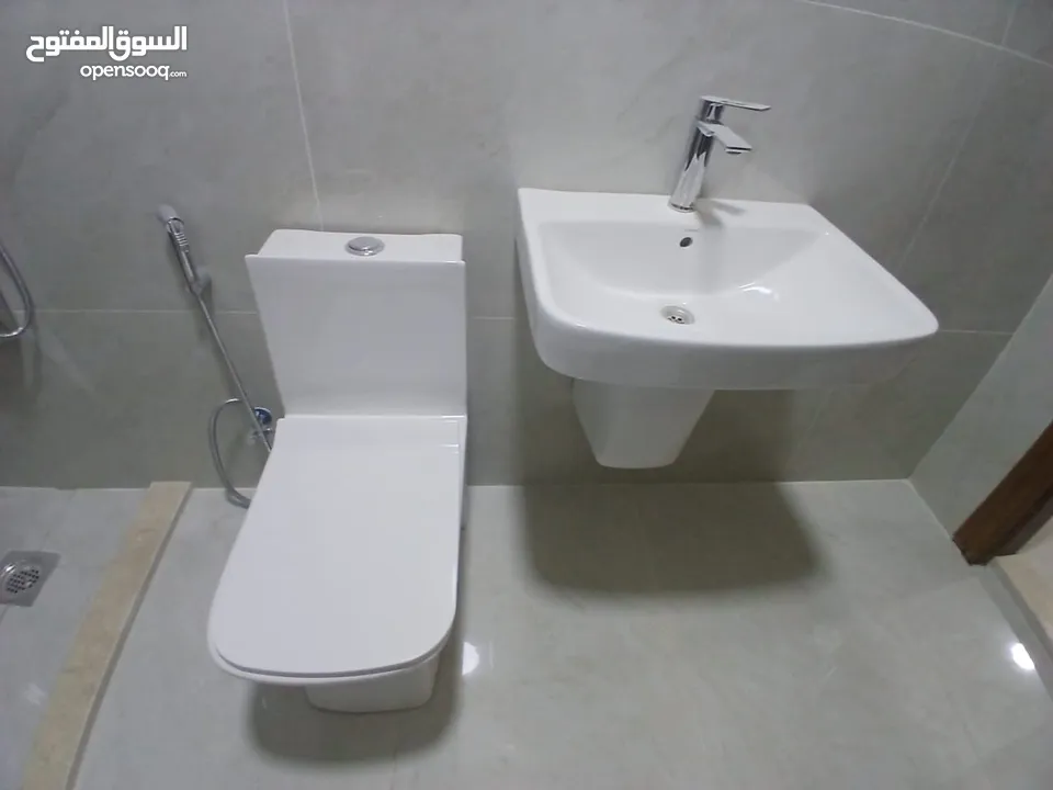 شقق مميزه سوبر ديلوكس عماره جديده خلف مطعم عرب قرب الجامعه للايجار مفروشه او غير مفروشه بعقد سنوي