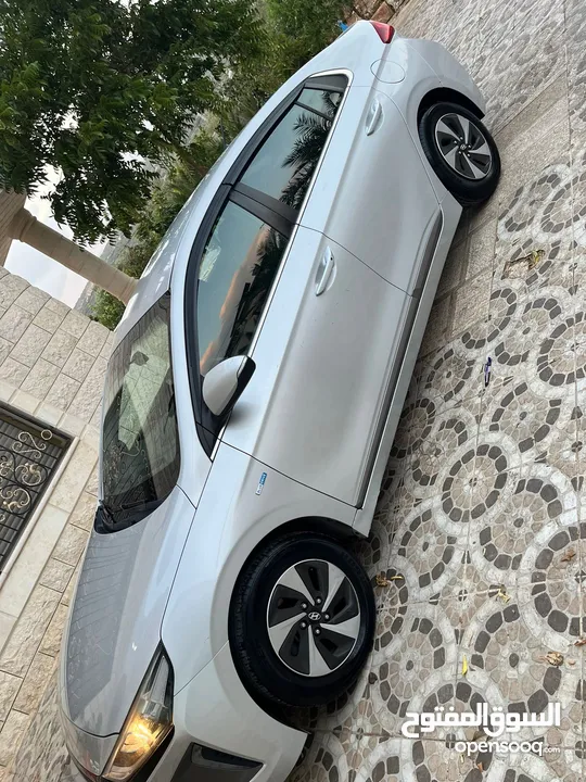 ايونك للبيع بسعر مغري 2018 بس 76999 فقط لا غير سعر حرق نار بتلاقيش بهيك سعر اوفر سيارة بالبلاد