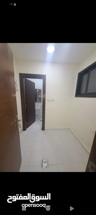 شقه لم تسكن Vip سوبر ديلوكس 3نوم + 2 ماستر +  5 حمامات + طابق ارضي