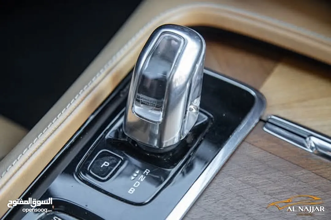 Volvo XC90 T8 R-Design 2016 Plug in hybrid   السيارة مميزة جدا و لا تحتاج الى صيانة