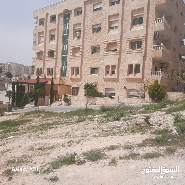 شقة للبيع شبه ارضي بأجمل مناطق ضاحية الرشيد